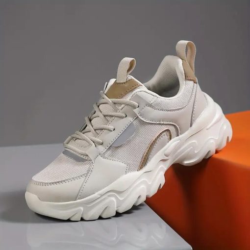 스타일과 편안함을 모두 고려한 데일리 필수 스니커즈 SG-002